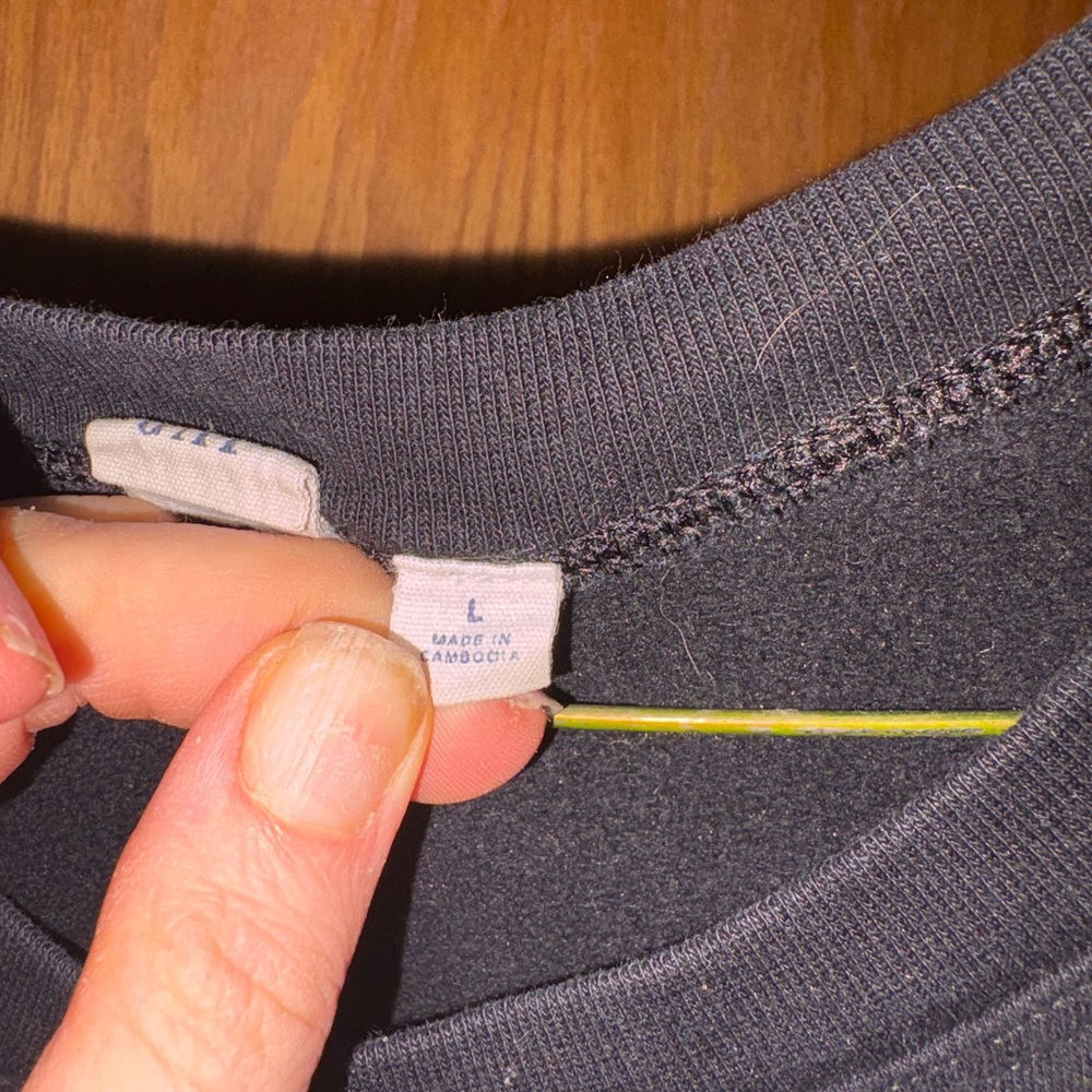 GAP Black crop sweatshirt - Picture 3 of 4